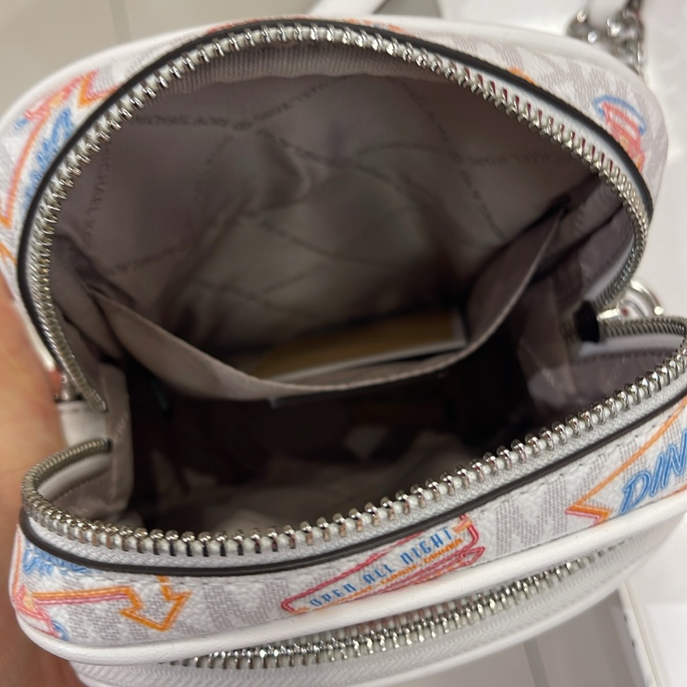 MICHAEL KORS
Jet Set Md Printed Signature Logo Crossbody NS CHAIN XBODY Flight - Picture 6 of 16